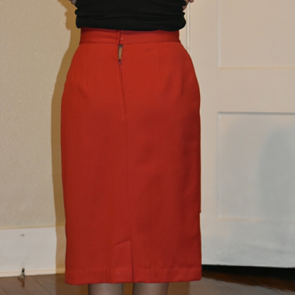 Red high wasted pencil skirt - Picture 2 of 4